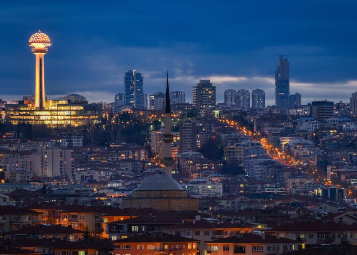 Ciudad de Ankara en la noche