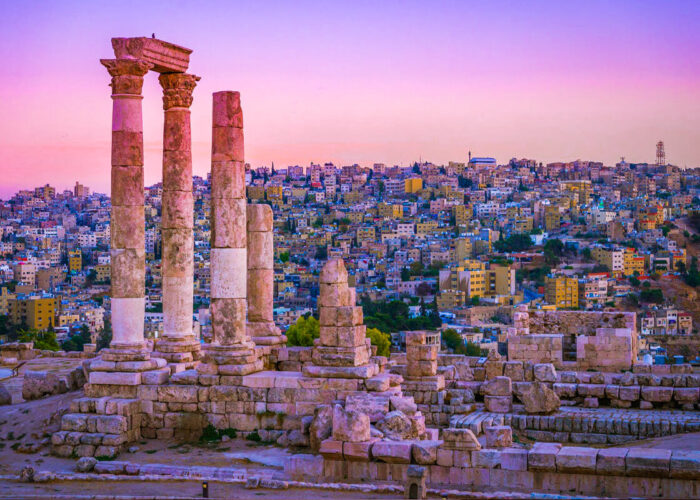 una hermosa imagen de la colina de la ciudadela en jordania