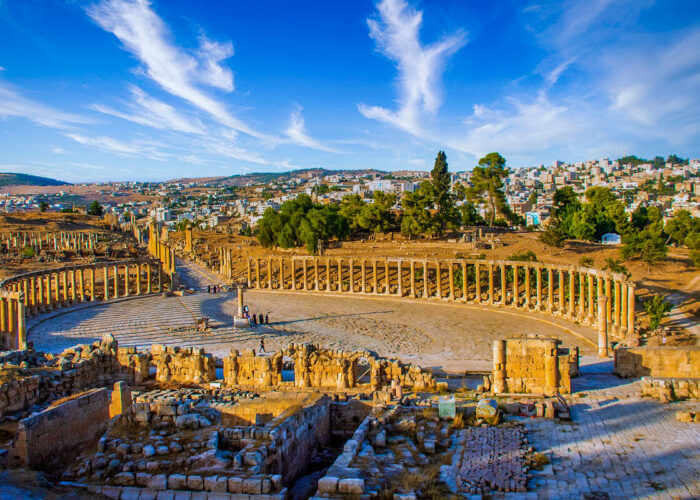 una vista aerea de la ciudad de jerash en jordania